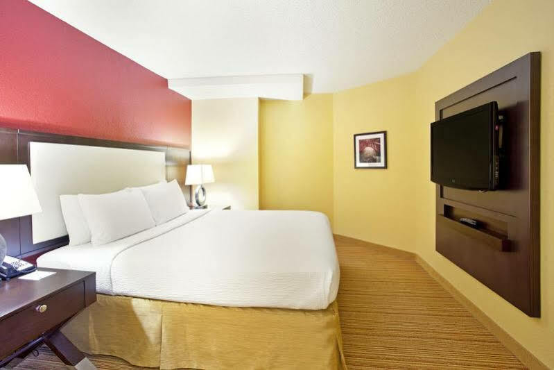 Hotel Courtyard By Marriott Vanderbilt West End 3*
